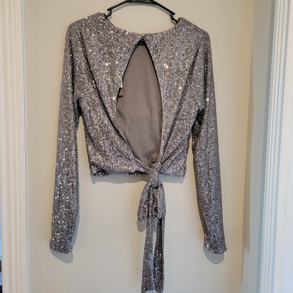 Privy Sequined mesh open back crop top - Picture 6 of 7